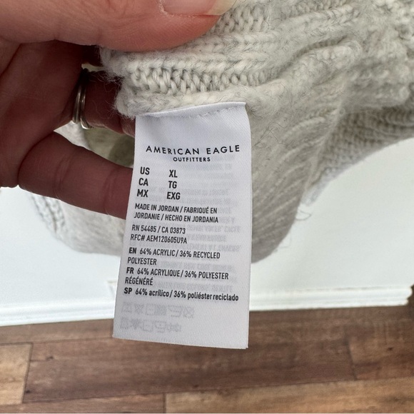 American Eagle grey chunky knit cozy v neck sweater size XL - Picture 6 of 9